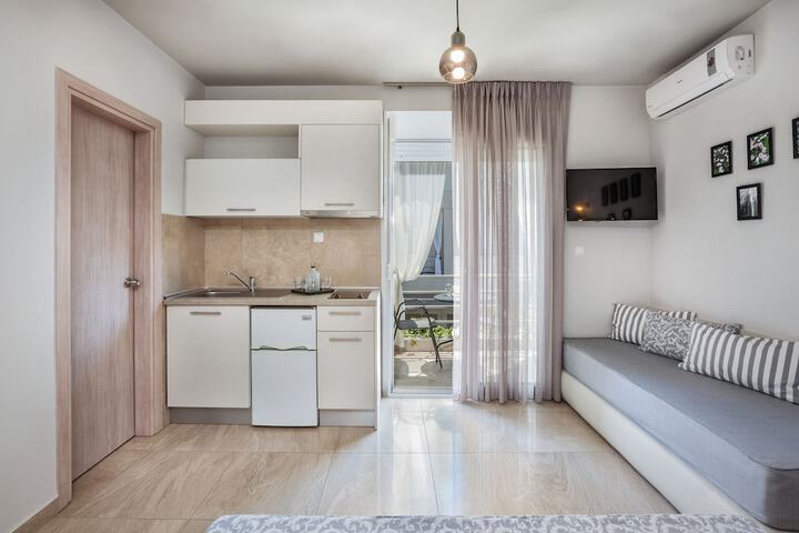 Room 10 of 43