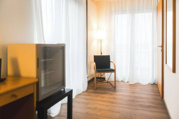 Room 22 of 90