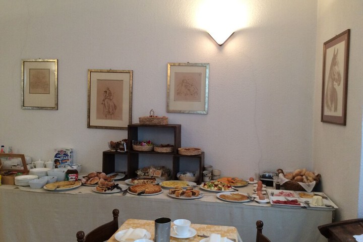 Dining 42 of 56