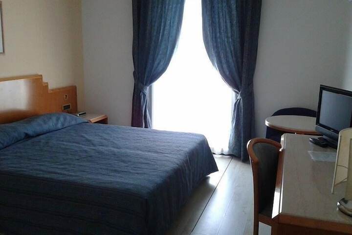 Room 15 of 36