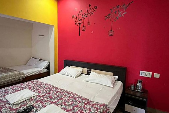 Room 13 of 23