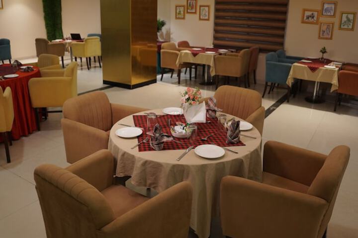 Dining 51 of 67