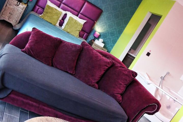 Room 106 of 161