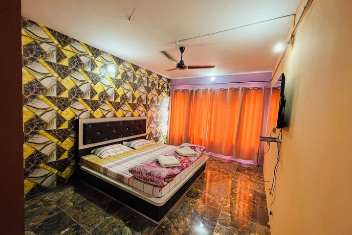Room 5 of 17