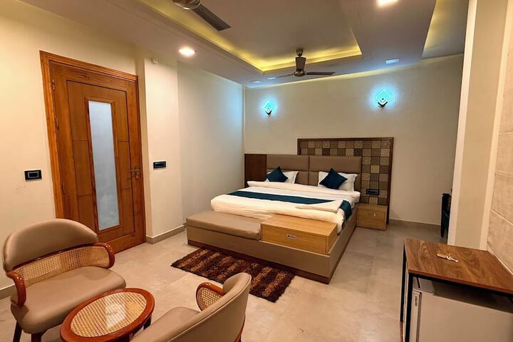Room 47 of 95