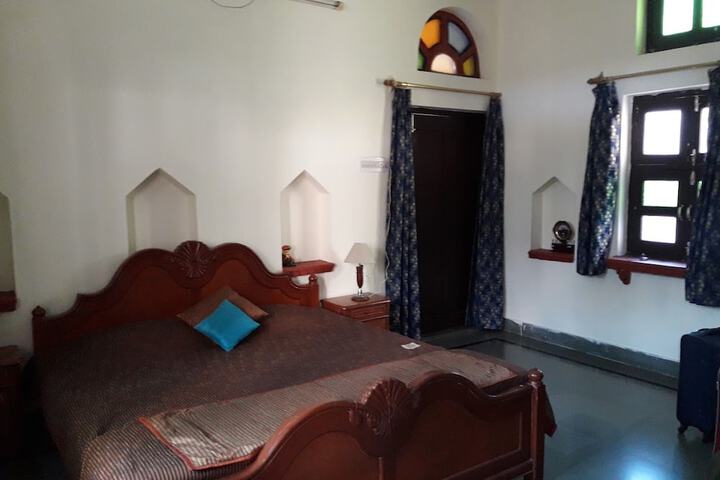 Room 8 of 13