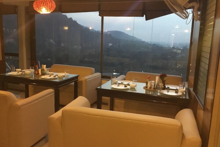 Dining 87 of 120