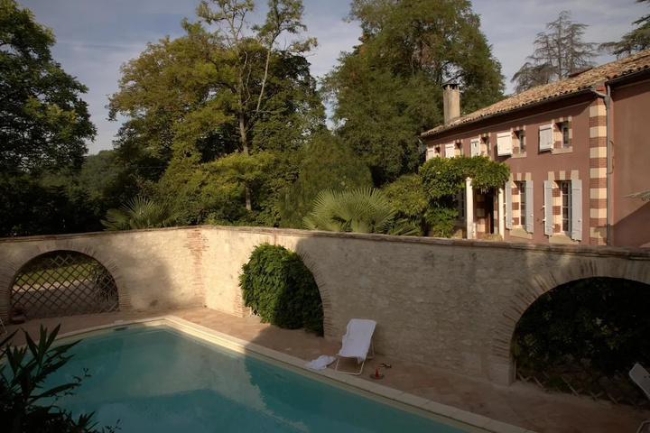 Pool 9 of 10