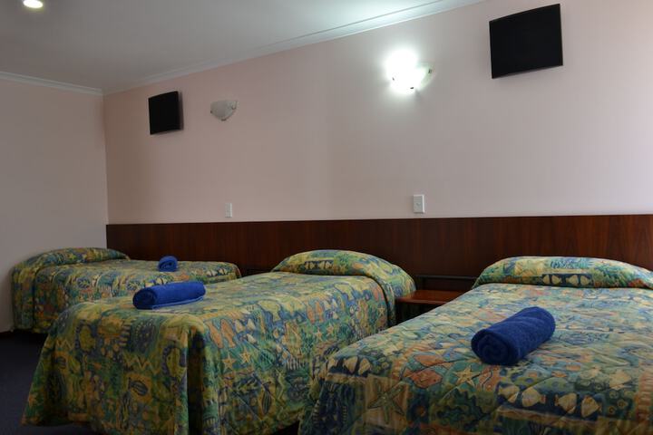 Room 27 of 174