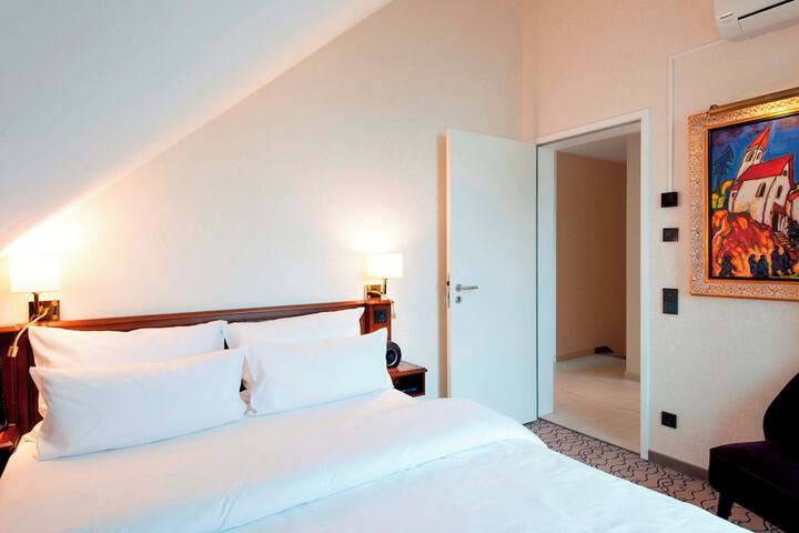 Room 42 of 84
