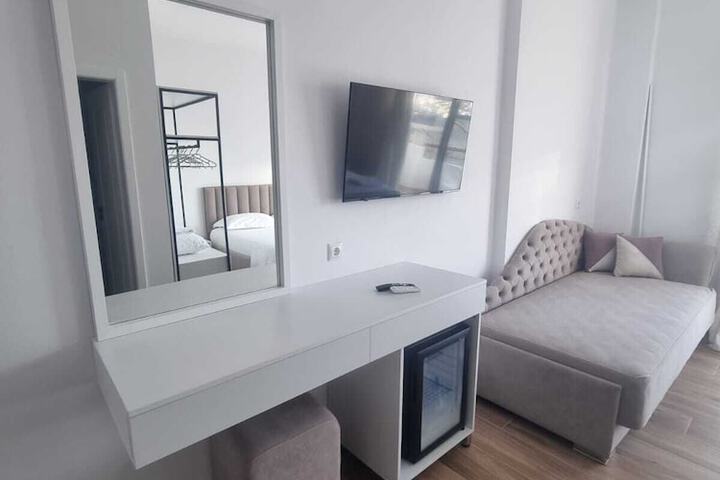 Room 27 of 59