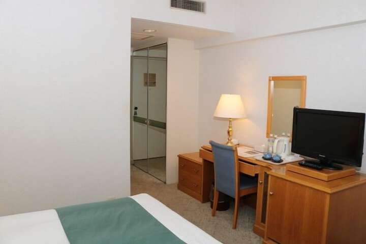 Room 12 of 46