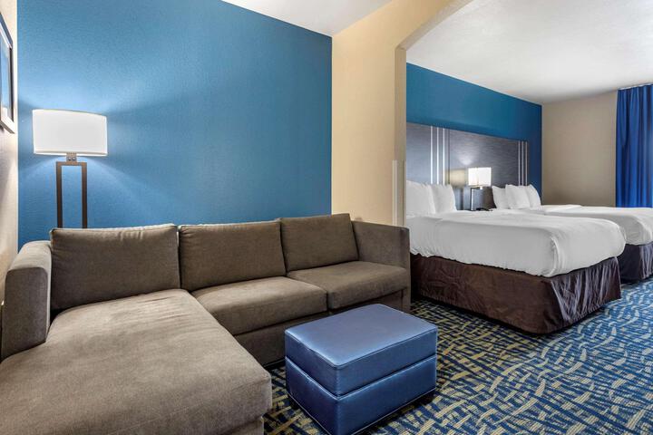 2 Queen Beds Accessible (5 of 6)