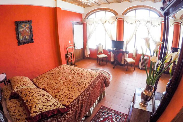 Room 10 of 82