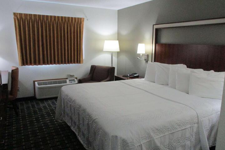 1 King Bed (9 of 14)