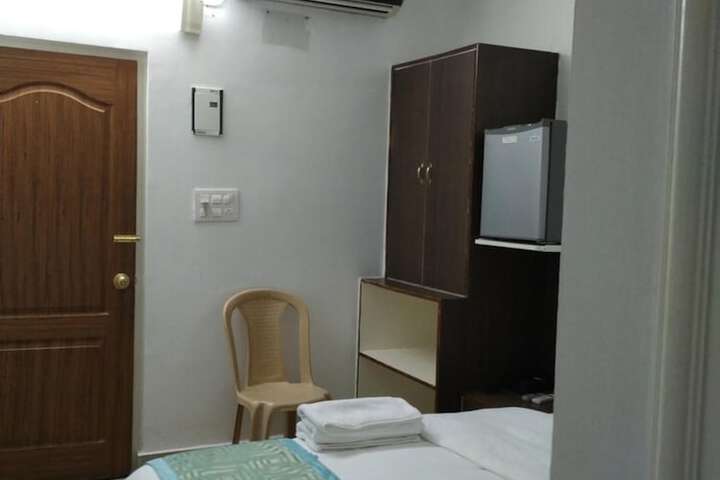 Room 5 of 42
