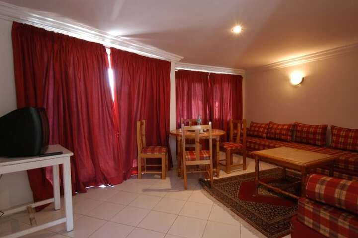 Room 13 of 20