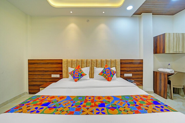 Room 9 of 26