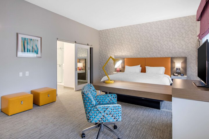 Room 17 of 46