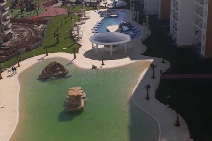 Pool 10 of 24