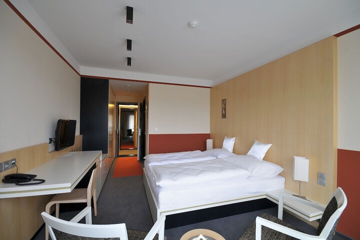 Room 4 of 27