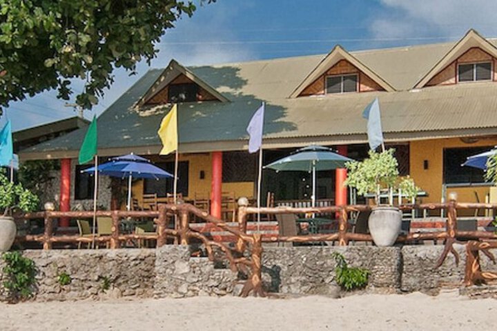 Exterior of Sumisid Lodge