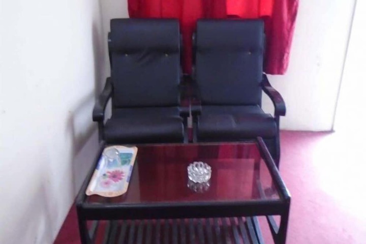 Room 6 of 8