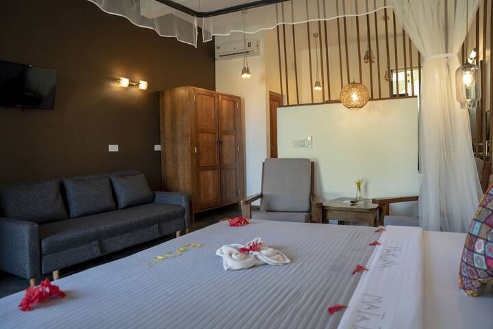 Room 9 of 26