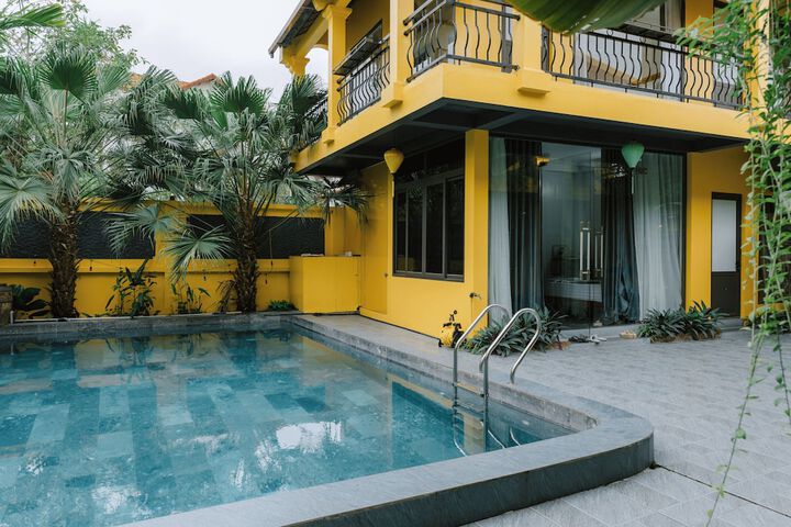 Pool 51 of 91