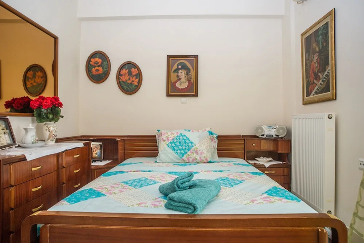 Room 4 of 13