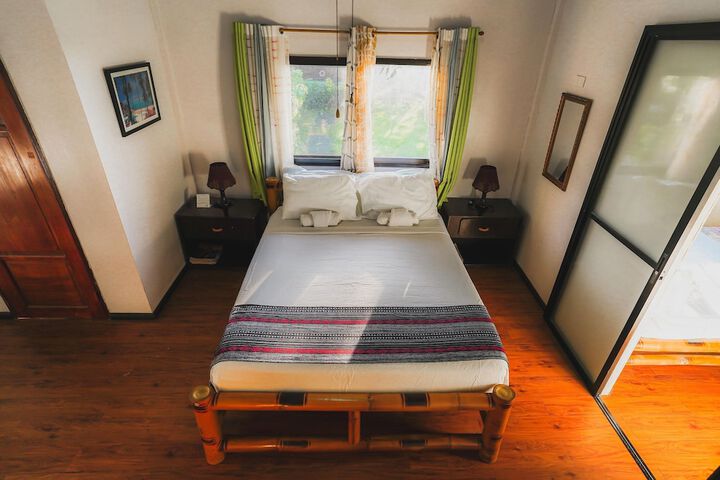 Room 7 of 80