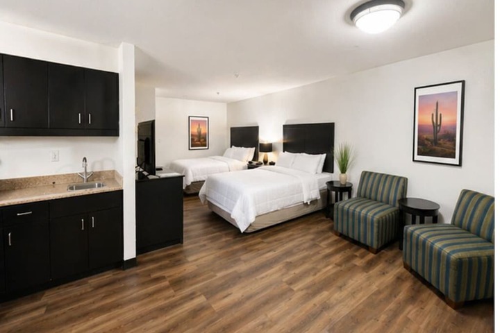 Room 4 of 18