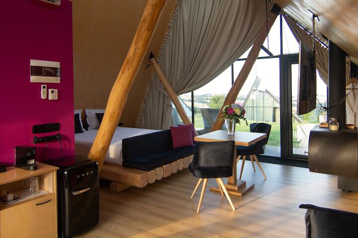 Room 4 of 17