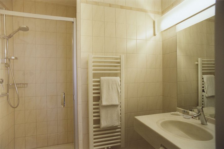 Room 53 of 73