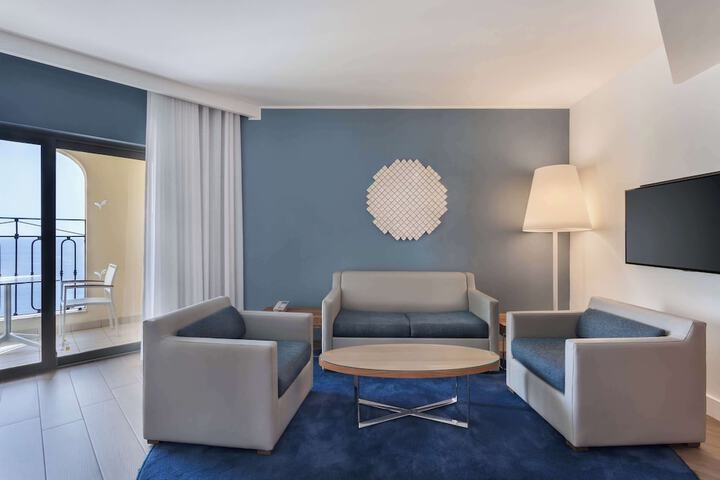 Room 40 of 182