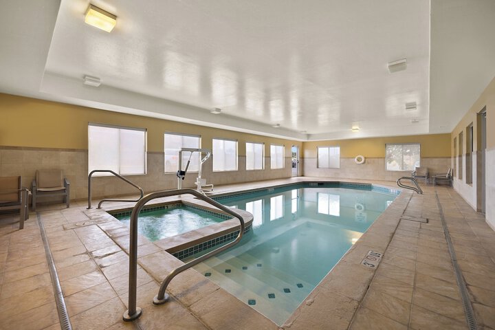Hotel with Pool