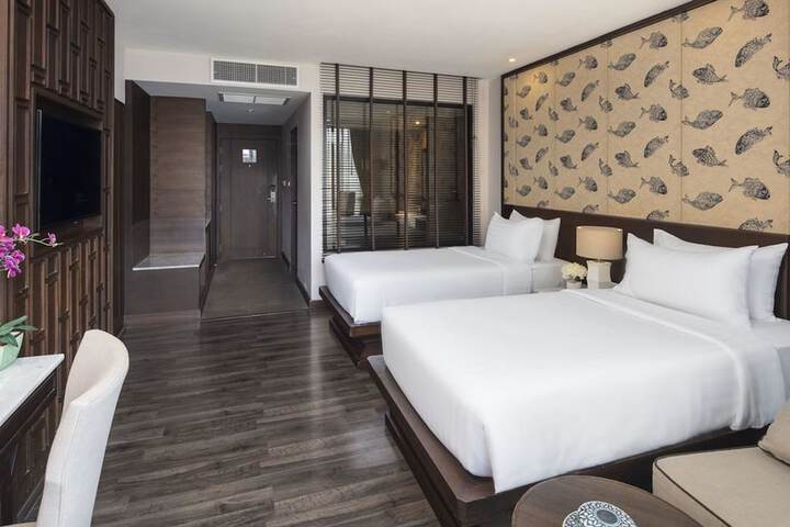 Room 14 of 37