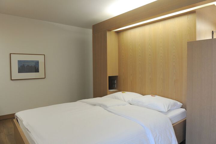 Room 16 of 68