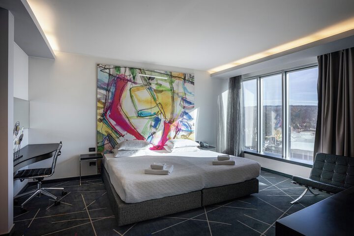 Room 20 of 35