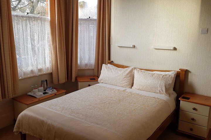 Room 10 of 60