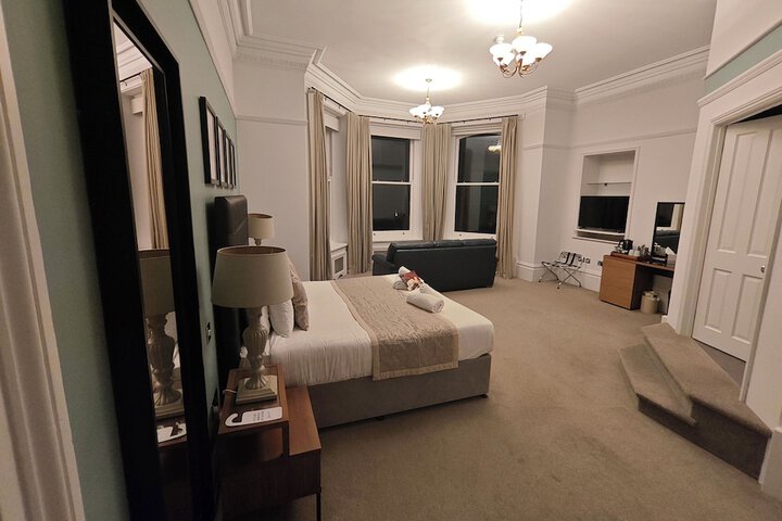 Room 46 of 90