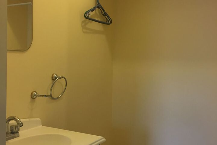 Room 5 of 10