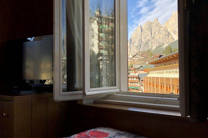 Room 42 of 72