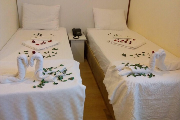 Room 7 of 25