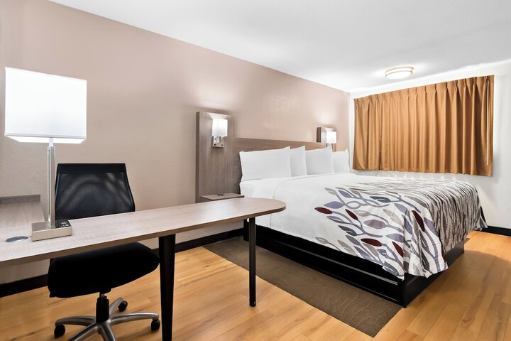 Room 17 of 35