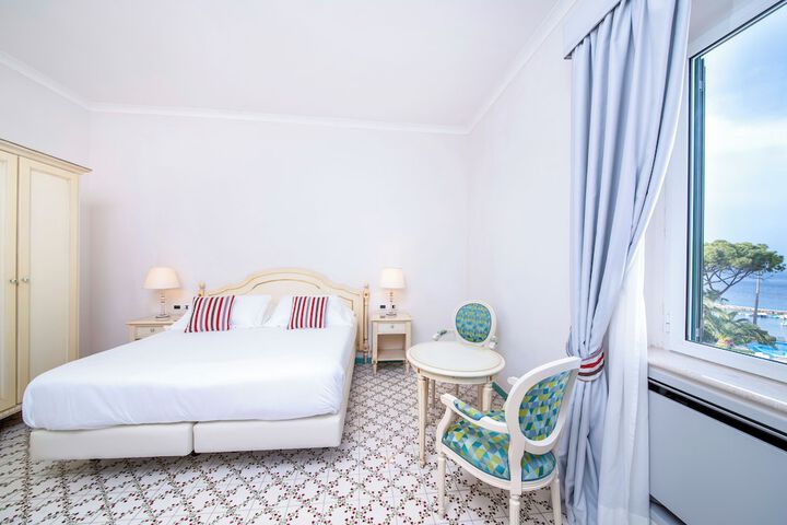 Room 5 of 48