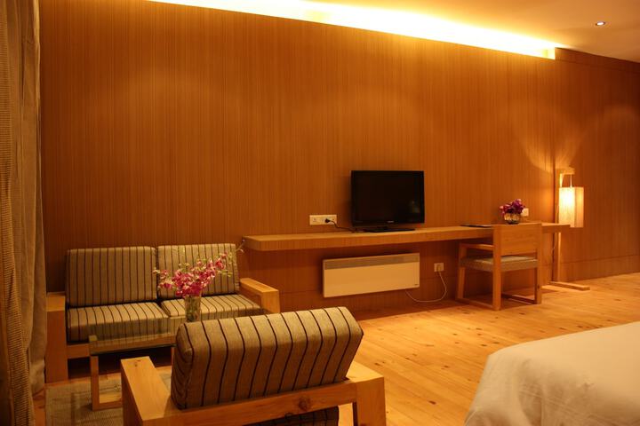 Room 5 of 34