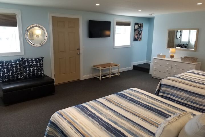 Room 8 of 190