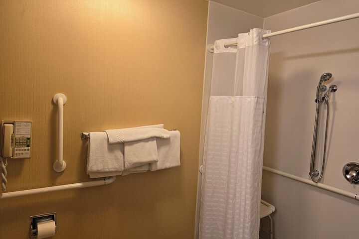 Room 100 of 135