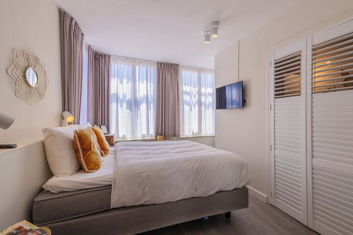 Room 3 of 19